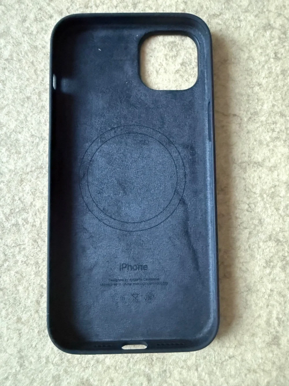 NWOT iPhone 14 Plus case in navy